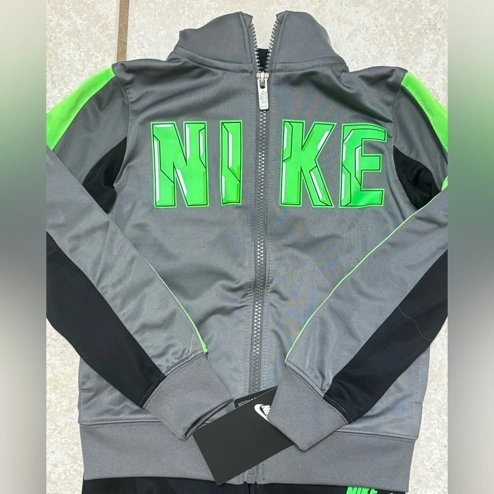 Nike Kids 2-Piece Dri-Fit Zip Jacket and Pull On Pants Set Sz 4